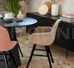 Стул с подлокотниками Albert kuip soft фабрика Zuiver