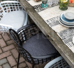 Стул с подлокотниками Albert Kuip Garden фабрика Zuiver