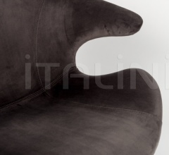 Стул с подлокотниками Mia фабрика Zuiver