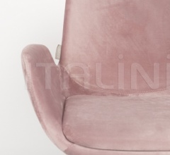 Стул с подлокотниками Brit фабрика Zuiver