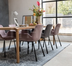 Стул с подлокотниками Brit фабрика Zuiver