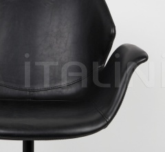 Стул с подлокотниками Nikki фабрика Zuiver