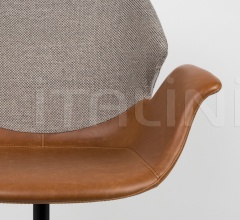 Стул с подлокотниками Nikki фабрика Zuiver