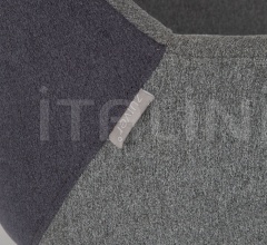 Стул с подлокотниками Doulton фабрика Zuiver