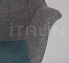 Стул с подлокотниками Doulton фабрика Zuiver