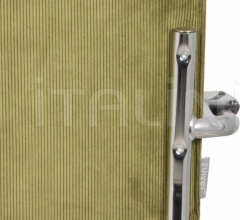 Стул с подлокотниками Ridge Kink Rib фабрика Zuiver