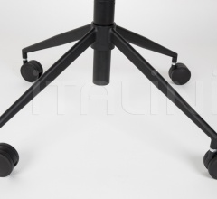 Кресло офисное Doulton фабрика Zuiver