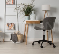 Настольный светильник Tripod Wood фабрика Zuiver