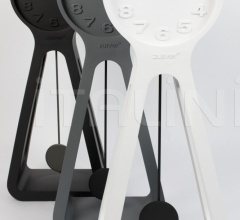 Часы Humongous фабрика Zuiver