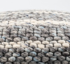 Подушка Frills фабрика Zuiver