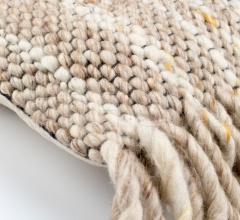 Подушка Frills фабрика Zuiver