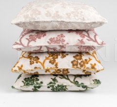 Подушка April фабрика Zuiver