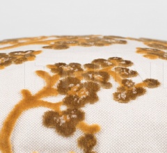 Подушка April фабрика Zuiver