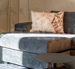 Подушка April фабрика Zuiver