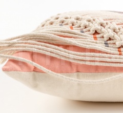 Подушка Saar фабрика Zuiver