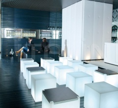 Итальянские Уличные светильники - Напольный светильник CUBO фабрика Slide