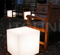 Итальянские Уличные светильники - Напольный светильник CUBO фабрика Slide