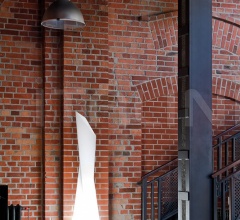 Итальянские Уличные светильники - Напольный светильник MANHATTAN фабрика Slide