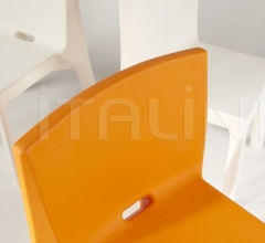 Стул Q4 фабрика Slide