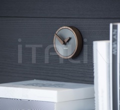 Итальянские Предметы интерьера - Часы ATOMO PARED фабрика Nomon