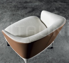 Кресло Lungotevere фабрика Meroni & Colzani