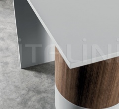 Столик Etna фабрика Meroni & Colzani