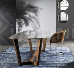 Стол обеденный Circomassimo Стол обеденный Circomassimo фабрика Meroni & Colzani