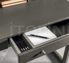 Письменный стол Caio Mario Письменный стол Caio Mario фабрика Meroni & Colzani