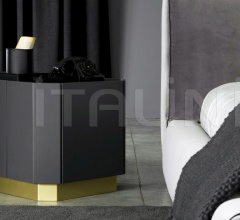 Тумбочка Lingotto фабрика Meroni & Colzani