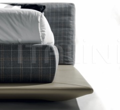 Кровать Borgogna фабрика Meroni & Colzani