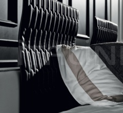 Кровать Corsocomo Bed фабрика Meroni & Colzani