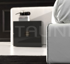 Кровать Corsocomo Bed фабрика Meroni & Colzani