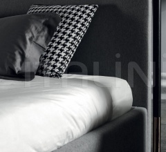 Кровать San Marco High фабрика Meroni & Colzani