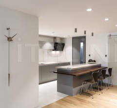 Часы PUNTO Y COMA фабрика Nomon