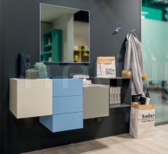 Итальянские Стенки и шкафы - Прихожая MC048 Итальянские Стенки и шкафы - Прихожая MC048 фабрика Moretti Compact