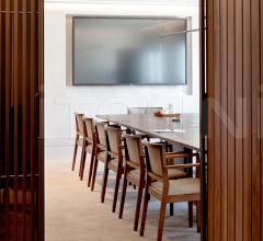 Стул с подлокотниками Manila SO2113 Стул с подлокотниками Manila SO2113 фабрика Andreu World