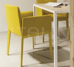 Стул с подлокотниками Pillow SO1541 Стул с подлокотниками Pillow SO1541 фабрика Andreu World