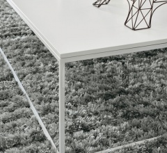 Столик журнальный Edge фабрика Poliform