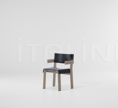 Стул с подлокотниками Band armchair aluminium фабрика Kettal