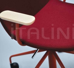 Кресло Surf Swivel фабрика B&T Design