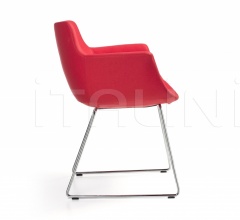 Стул с подлокотниками Rego фабрика B&T Design