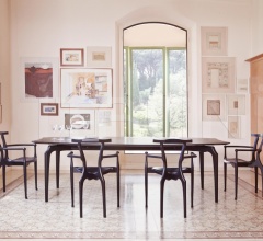 Стул с подлокотниками GAULINO CHAIR Стул с подлокотниками GAULINO CHAIR фабрика BD Barcelona Design