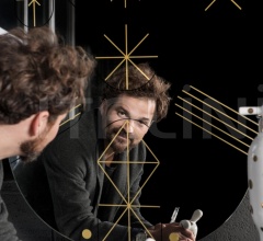 Настенное зеркало KING KONG Настенное зеркало KING KONG фабрика BD Barcelona Design