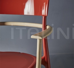 Итальянские Уличная мебель - Стул с подлокотниками Milano2015.p фабрика Colico