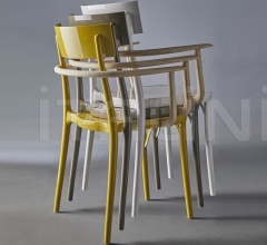 Итальянские Уличная мебель - Стул с подлокотниками Milano2015.p фабрика Colico