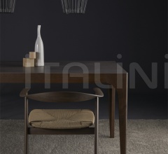 Стул с подлокотниками Odyssee.m фабрика Colico