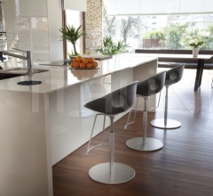 Итальянские Рестораны/Бары - Барный стул UP 907 фабрика Tonon