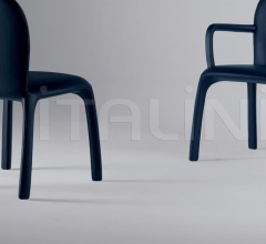 Стул с подлокотниками Amelie Стул с подлокотниками Amelie фабрика Poltrona Frau