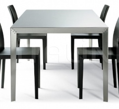 Стул Lola Стул Lola фабрика Poltrona Frau