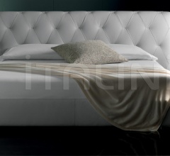 Итальянские Кровати - Кровать Bluemoon фабрика Poltrona Frau